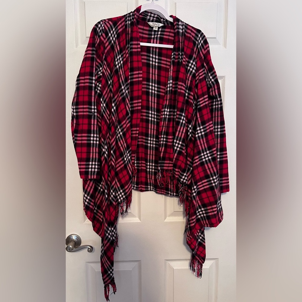 Super Cute Asymmetrical Flannel Wrap! Comfy! Keeps you warm! Medium!